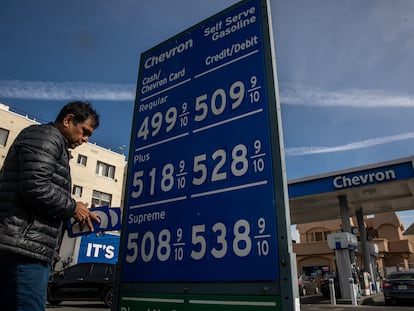 Gasolinera de Chevron en Los Ángeles (EE UU).