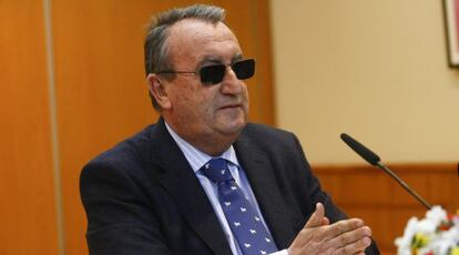 Carlos Fabra, durante la rueda de prensa que ha convocado sobre la sentencia que le condena por delito fiscal.