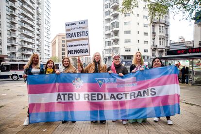 Karina Pankievich con su colectivo previo al inicio de la marcha. 