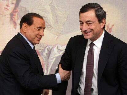 El exprimer ministro italiano Silvio Berlusconi (izquierda) y el actual, Mario Draghi, en una foto de archivo. Ambos políticos han mostrado su beneplácito a optar al puesto de presidente de la República que se renueva este año.