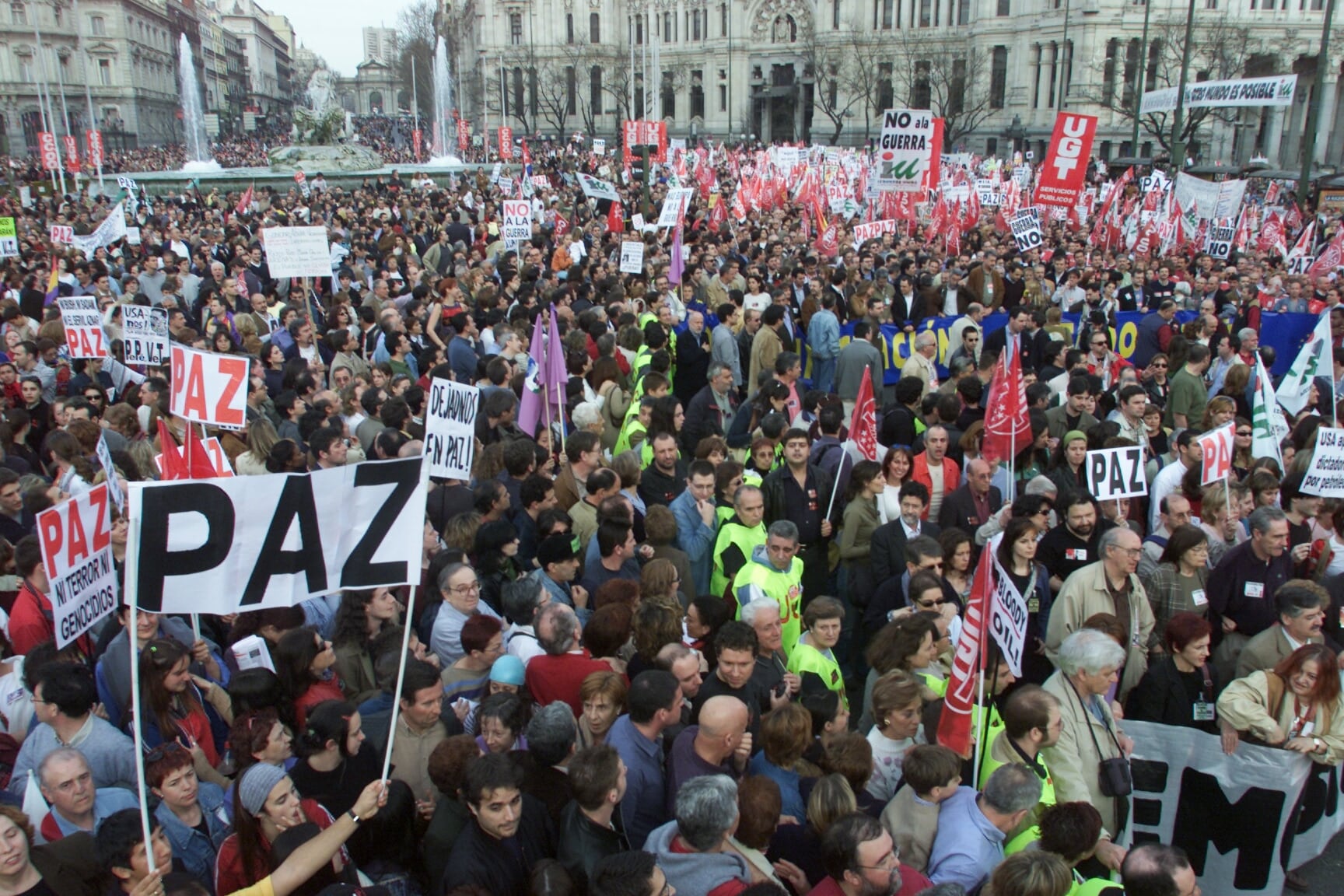 Manifestación contra la guerra en Irak en las calles de Madrid el 15 de marzo de 2003. 