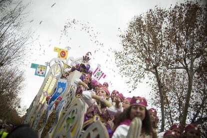 Carroza de 'El Mago' en la cabalgata de los Reyes Magos en Sevilla.