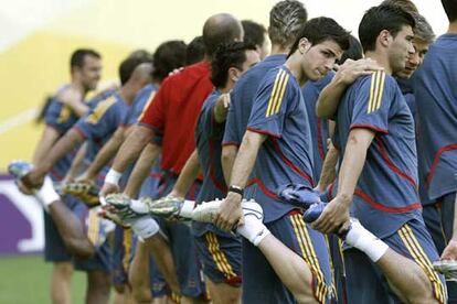 Los jugadores de la selección española, en el entrenamiento de hoy en Leipzig.