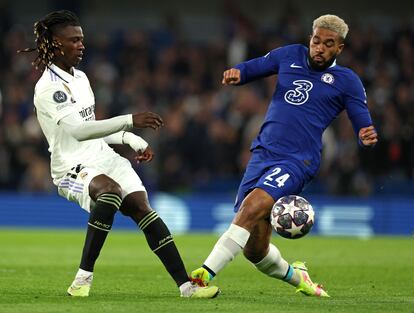 Reece James pisa el tobillo izquierdo de Camavinga al inicio de la segunda parte.