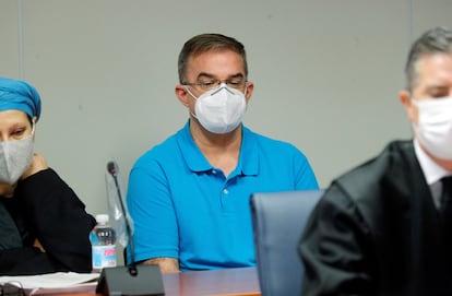 Salvador R. L., acusado del crimen en Patraix, durante la primera sesión del juicio en València.
