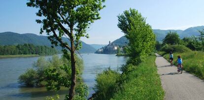 Un tramo del Donauradweg en Austria, cerca de Passau