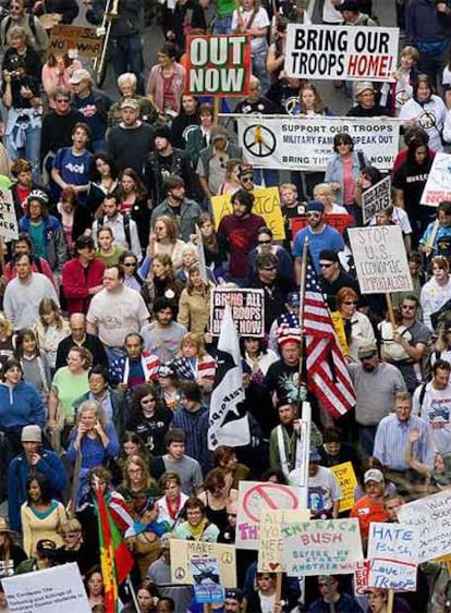 Protesta contra la guerra de Irak en Portland, Oregón, en el cuarto aniversario de la invasión.