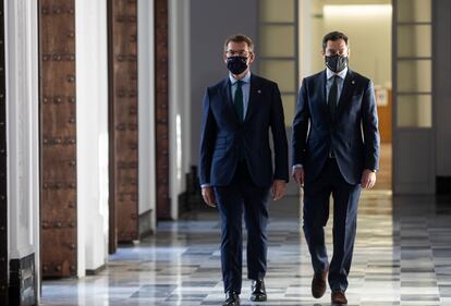 Juanma Moreno recibe a Alberto Núñez Feijóo, para celebrar el I Encuentro Andalucía-Galicia