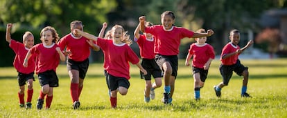 Por qué los niños no deben especializarse en un solo deporte en la edad escolar