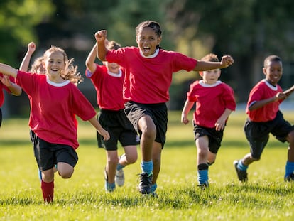 Por qué los niños no deben especializarse en un solo deporte en la edad escolar