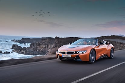 BMW i8 Roadster.