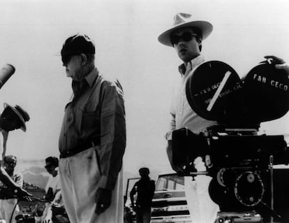 John Ford (a la izquierda) y Peter Bogdanovich, en 1971.