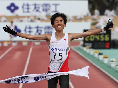 Kengo Suzuki, victorioso en el maratón de Lago Biwa.