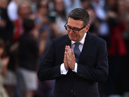 Andy Burnham, un católico en la corte anglicana de Carlos III