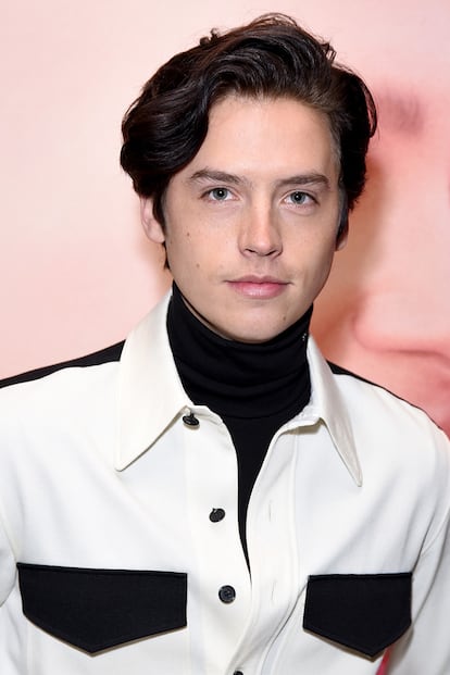 Cole Sprouse, que comenzó su carrera en Disney Channel junto a su hermano gemelo y ahora se deja ver en The CW Riverdale, es otro de los mejores ejemplos.