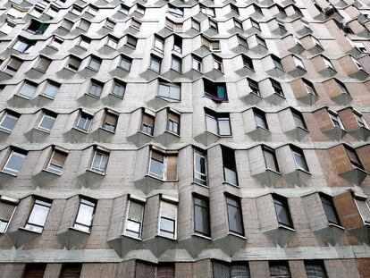 Edificio de viviendas en la Meridiana.
