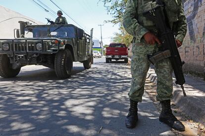 Soldados en Zapopan, al occidente de México.