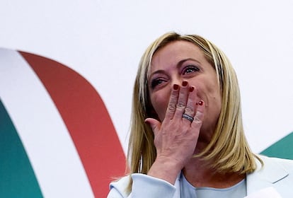 Giorgia Meloni, líder de Hermanos de Italia, tras conocer los resultados de las elecciones este domingo en la sede del partido en Roma.