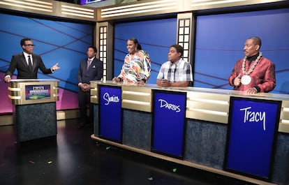 Chris Rock, Kenan Thompson, Leslie Jones, Tracy Morgan y Eddie Murphy, en la parodia 'Black Jeopardy'.