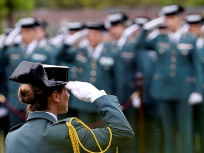 Agentes de la Guardia Civil en el cuartel de Intxaurrondo, en abril pasado.