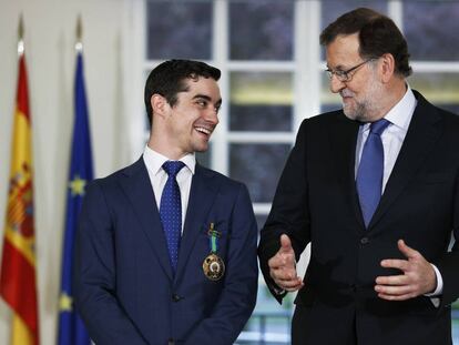 Javier Fernandez, junto a Rajoy en Moncloa.