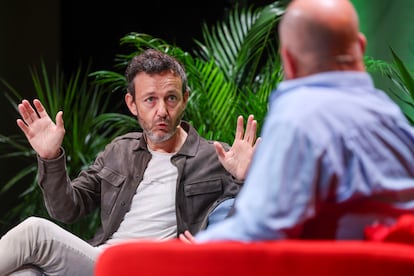 Pablo Benegas, miembro de La Oreja de Van Gogh, durante su intervención en Bilbao.