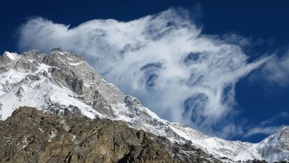 Vista, este domingo, del Nanga Parbat con viento en altura.