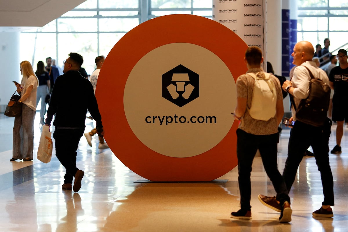 El bitcoin pierde la mitad de su valor desde máximos y alienta las dudas  sobre su futuro | Economía | EL PAÍS