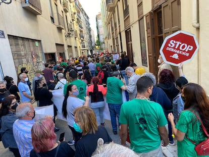 Concentración contra el desalojo de un edificio del Carmen de Valencia, el pasado sábado.