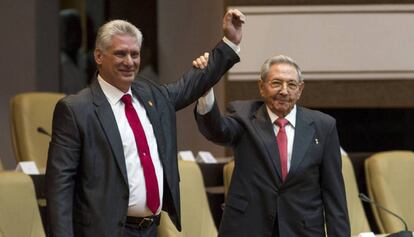 Miguel Díaz-Canel y Raúl Castro en La Habana.