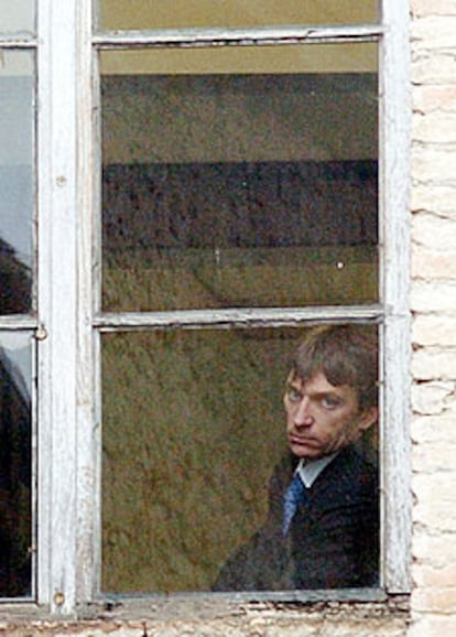 Stefano Tanzi, hijo del fundador de Parmalat, en una ventana de la fiscalía de Milán.