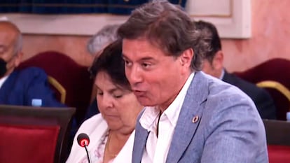 Javier Moreno de Miguel, concejal de Vox en Alcalá, en el pleno del Ayuntamiento del 17 de mayo.