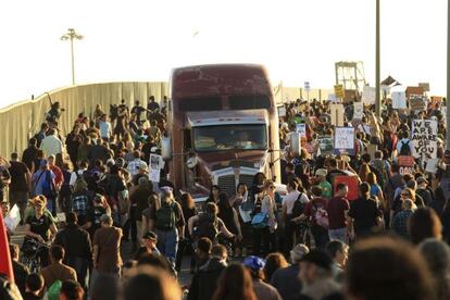 La manifestación ha obligado a parar las operaciones.