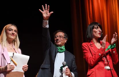 El candidato Gustavo Petro, esta semana durante un debate feminista en Bogotá.