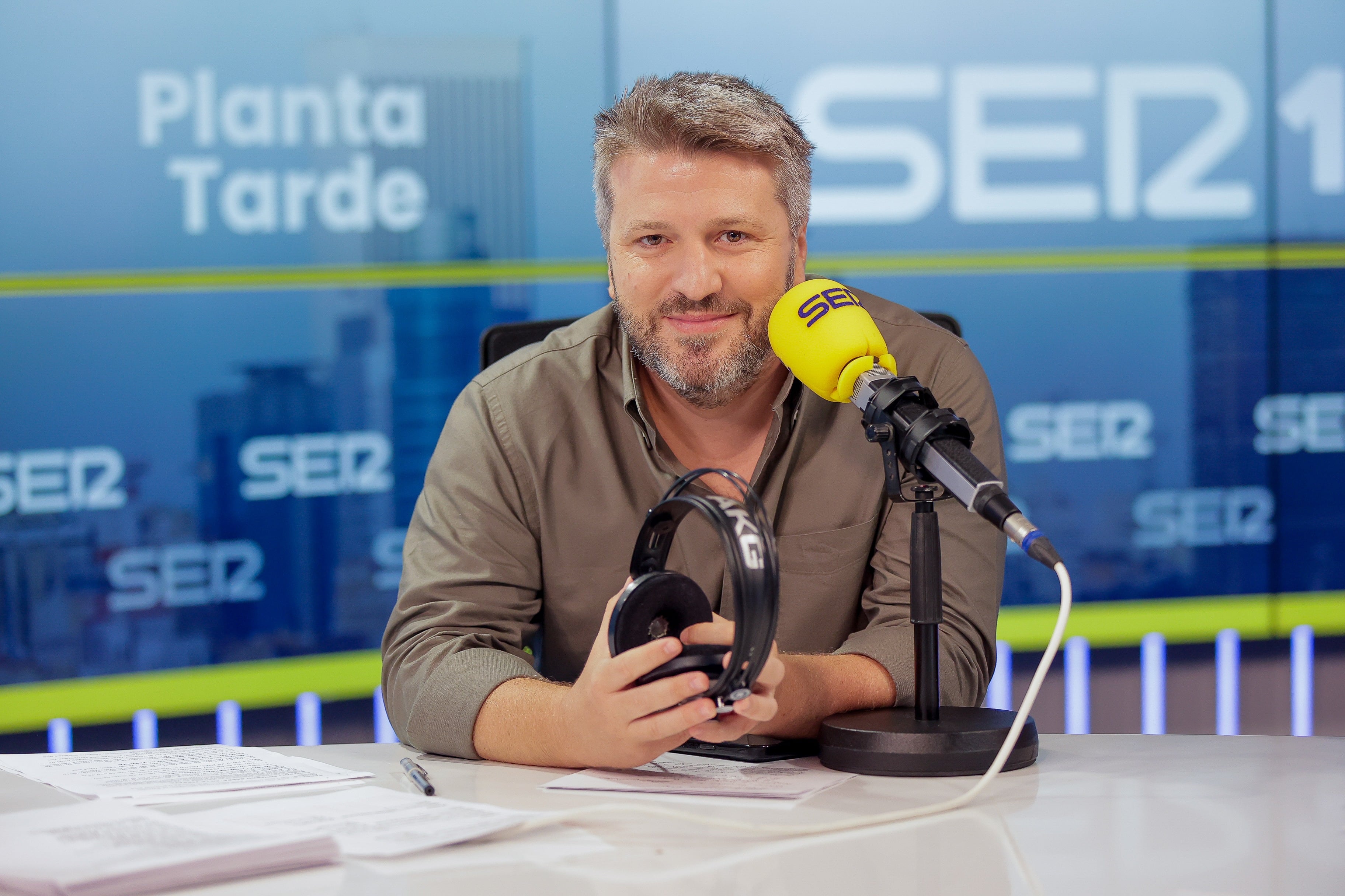 Aimar Bretos, presentador de 'Hora 25', de la Cadena SER.