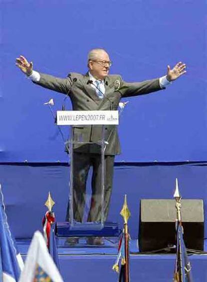 Jean-Marie Le Pen, durante su discurso de ayer en París.