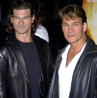 Don Swayze con su hermano Patrick Swayze en el estreno de 'Kill Bill: Vol. 2' en 2004.