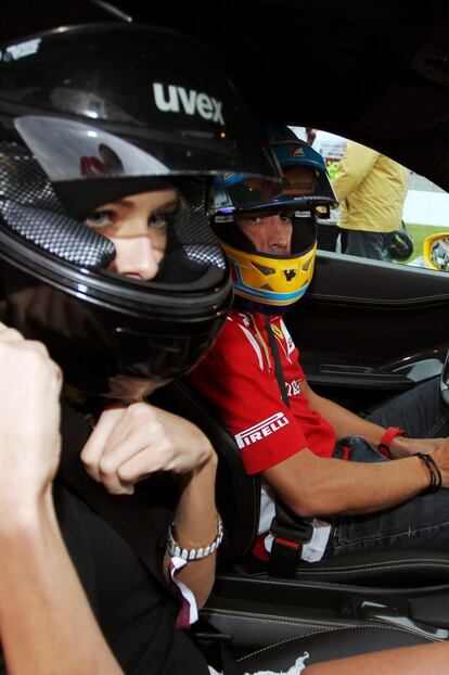Días antes de celebrarse el Gran Premio de Alemania, la pareja compartió coche de carrera en el circuito de Hockenheim.