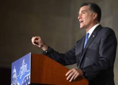 En la imagen un registro del virtual candidato republicano a la Casa Blanca, Mitt Romney, quien reiteró su promesa de crear 12 millones de trabajos de llegar a la Casa Blanca. EFE/Archivo