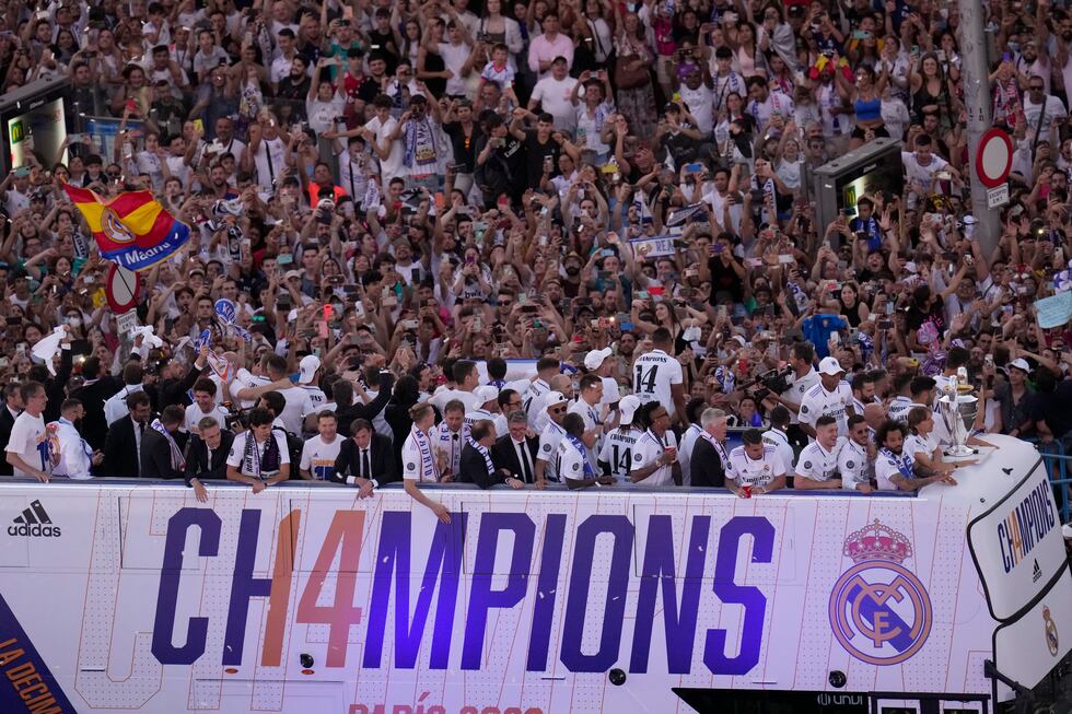 De la Almudena al Bernábeu: la celebración del Real Madrid, en imágenes ...