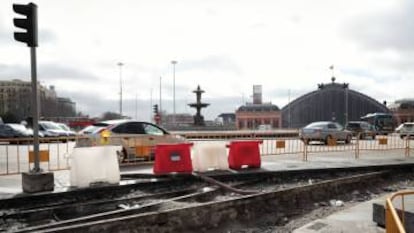 Tram tracks uncovered in Atocha.