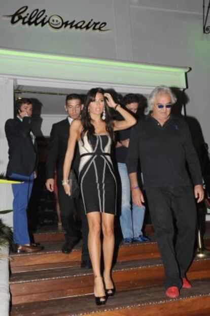 Flavio Briatore y su mujer, Isabella Gregoraci, en la nueva sede marbellí de su local, el Billionaire.