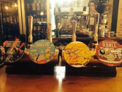 Barra de Duke’s Brew&Que, en Haggerston (Londres), donde se pueden probar las cervezas de Beavertown Brewery.