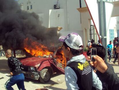 Violentas protestas el viernes en Sidi Bouzid (T&uacute;nez) por la cancelaci&oacute;n de los resultados de una lista.