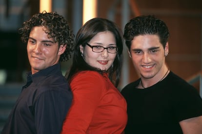Rosa, Bustamante y David Bisbal, o las tres personas más famosas de España en 2002.