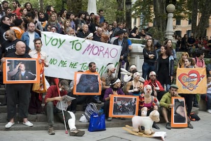 Unas 200 personas se concentraron ayer frente al Palacio de Justicia de Bilbao para protestar por el desalojo de Kukutza.