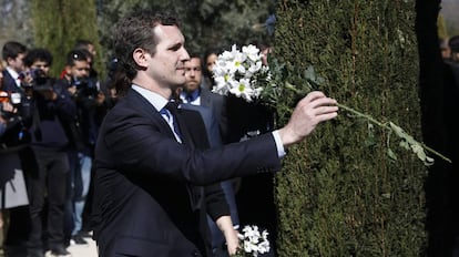 Pablo Casado, durante el homenaje a las victimas del 11-M en el parque del Retiro, en Madrid. 