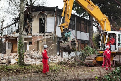Las excavadoras municipales en el recinto de ADM, en Ámsterdam.