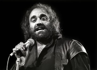 Imagen de Demis Roussos en un concierto en Rotterdam en 1984.