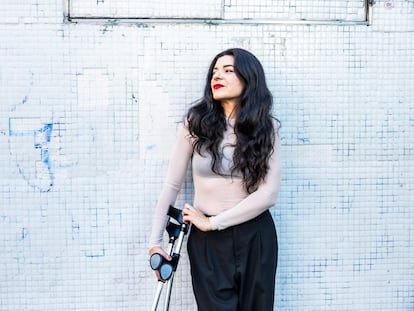 La periodista y podcaster Nerea Pérez de las Heras, el 10 de octubre en la Plaza de la Luna, en el centro de Madrid.